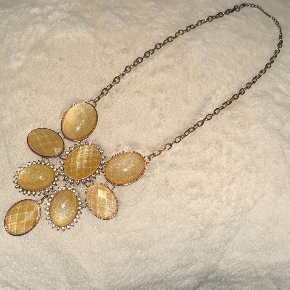 Elegant Gold Statement Necklace